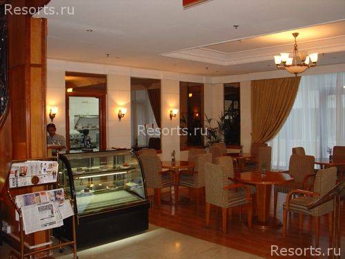Hallmark Hotel 9